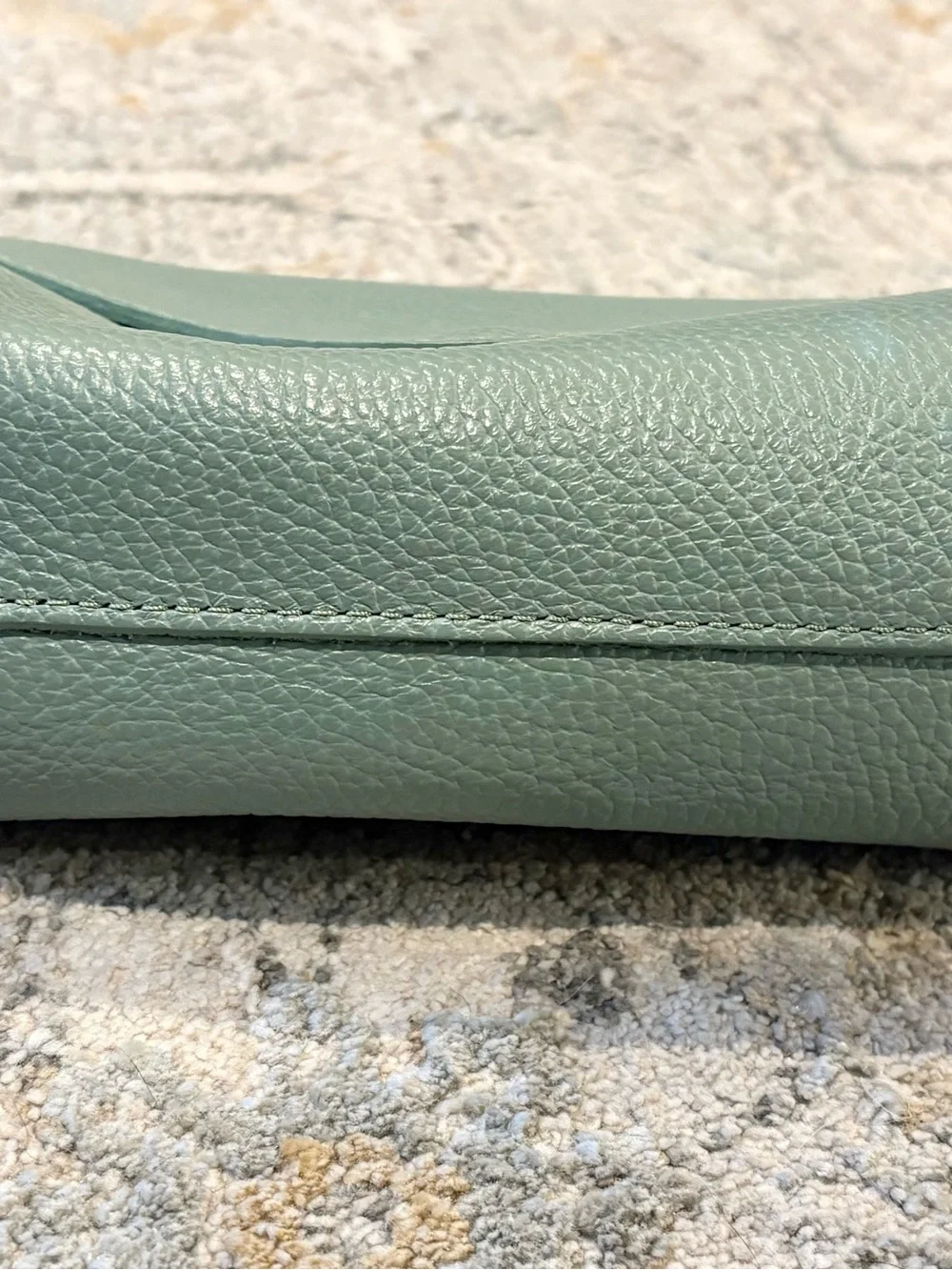 Italian leather clutch (pristine condition)